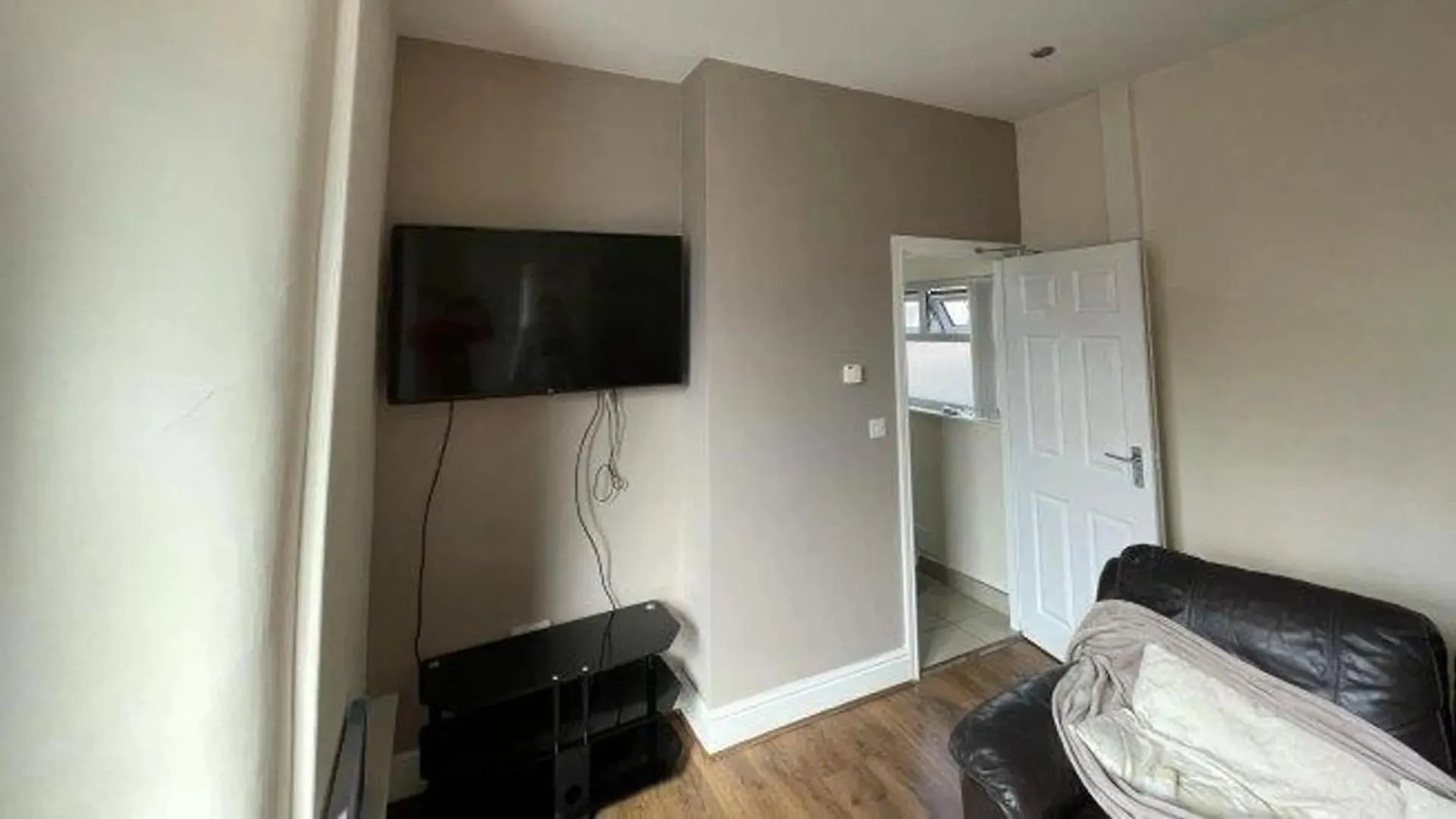 Comfy And Cosy 1 Bed Flat In Ig11 Apartment Barking